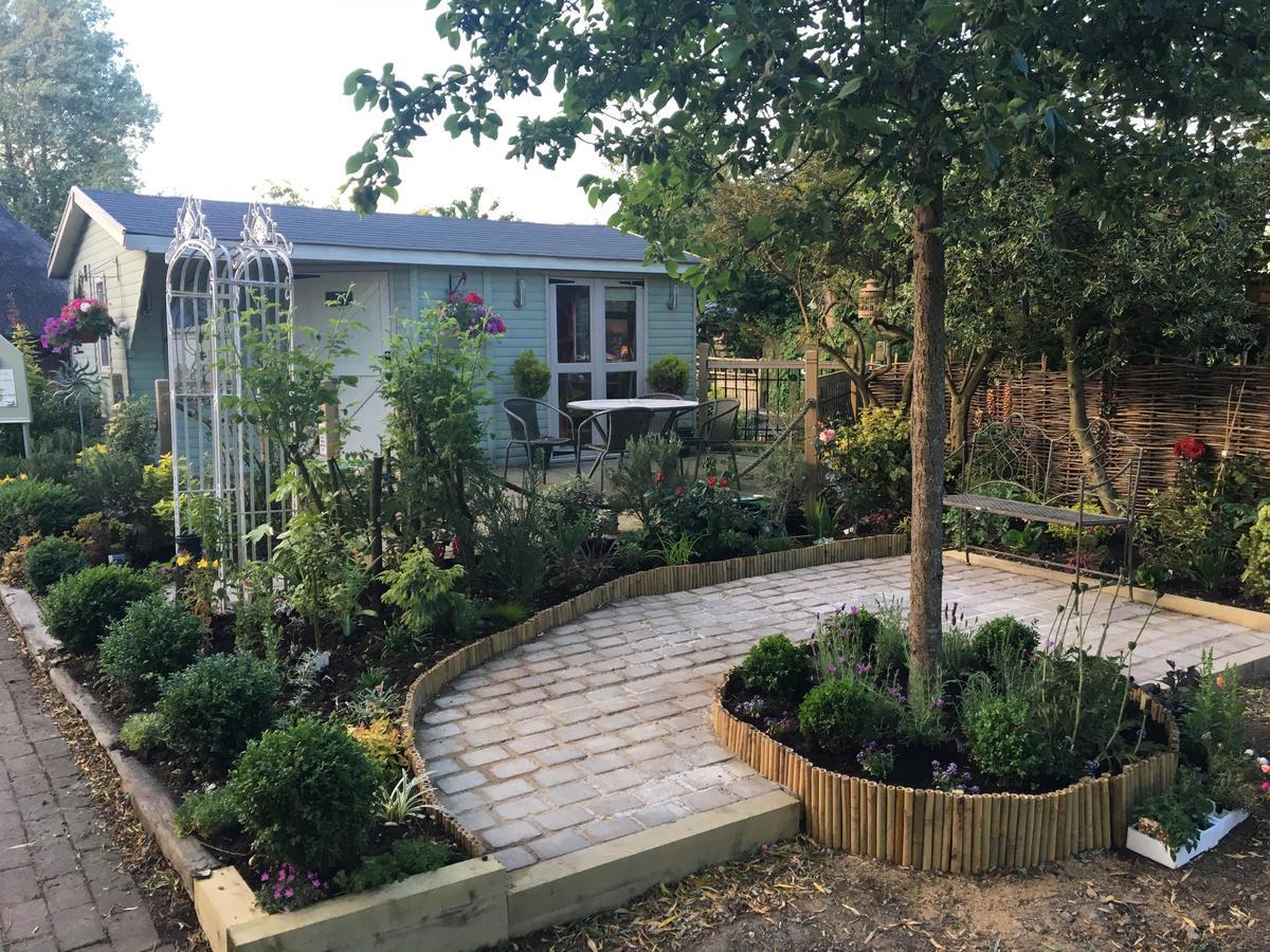 The Willows Guest House Takeley Exterior photo