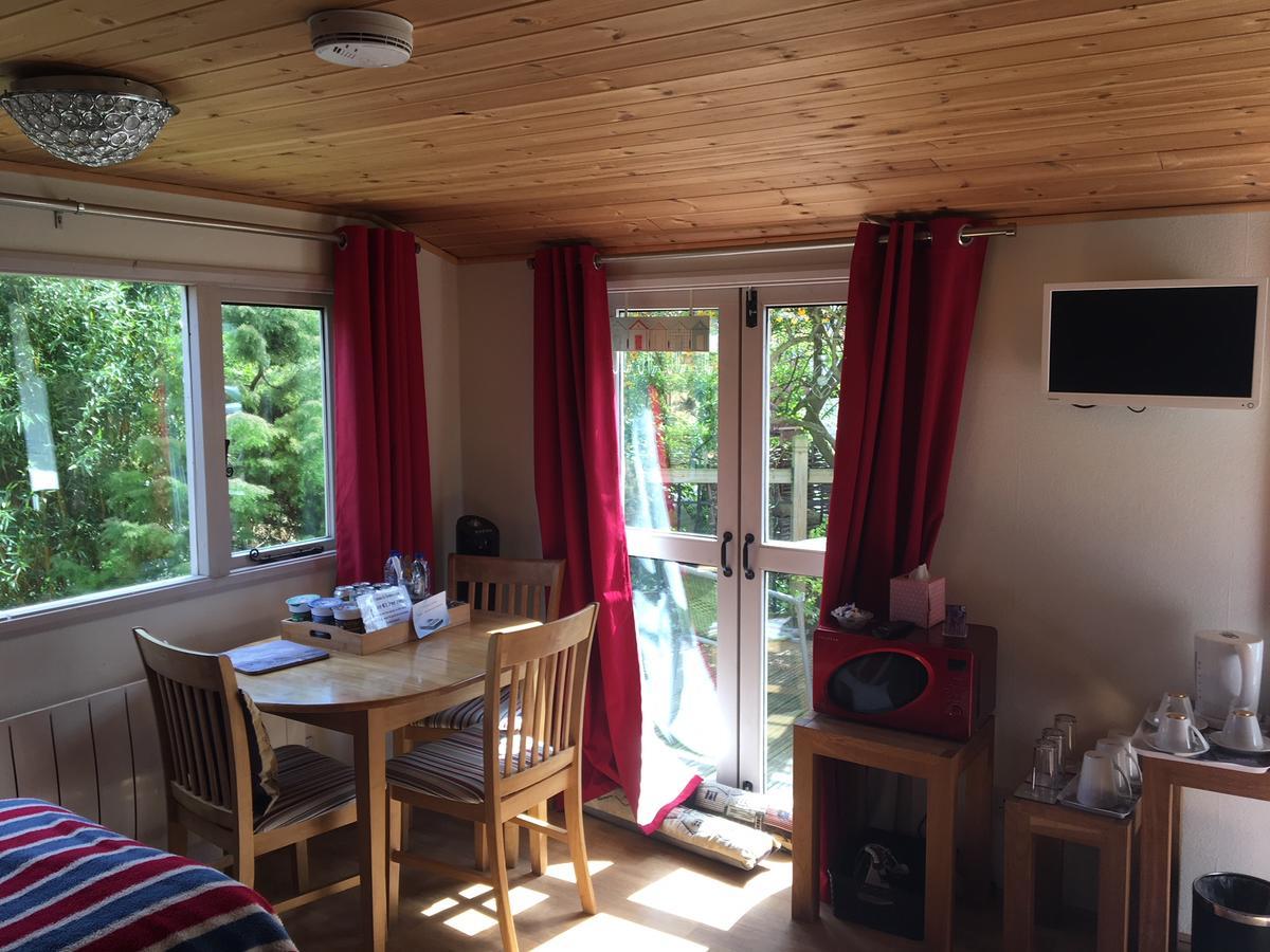The Willows Guest House Takeley Exterior photo